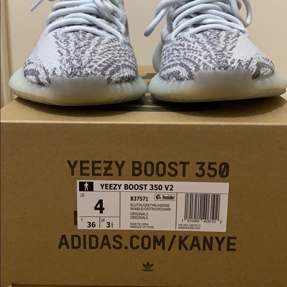 Yeezy Boost 350 V2 - Picture 4 of 4